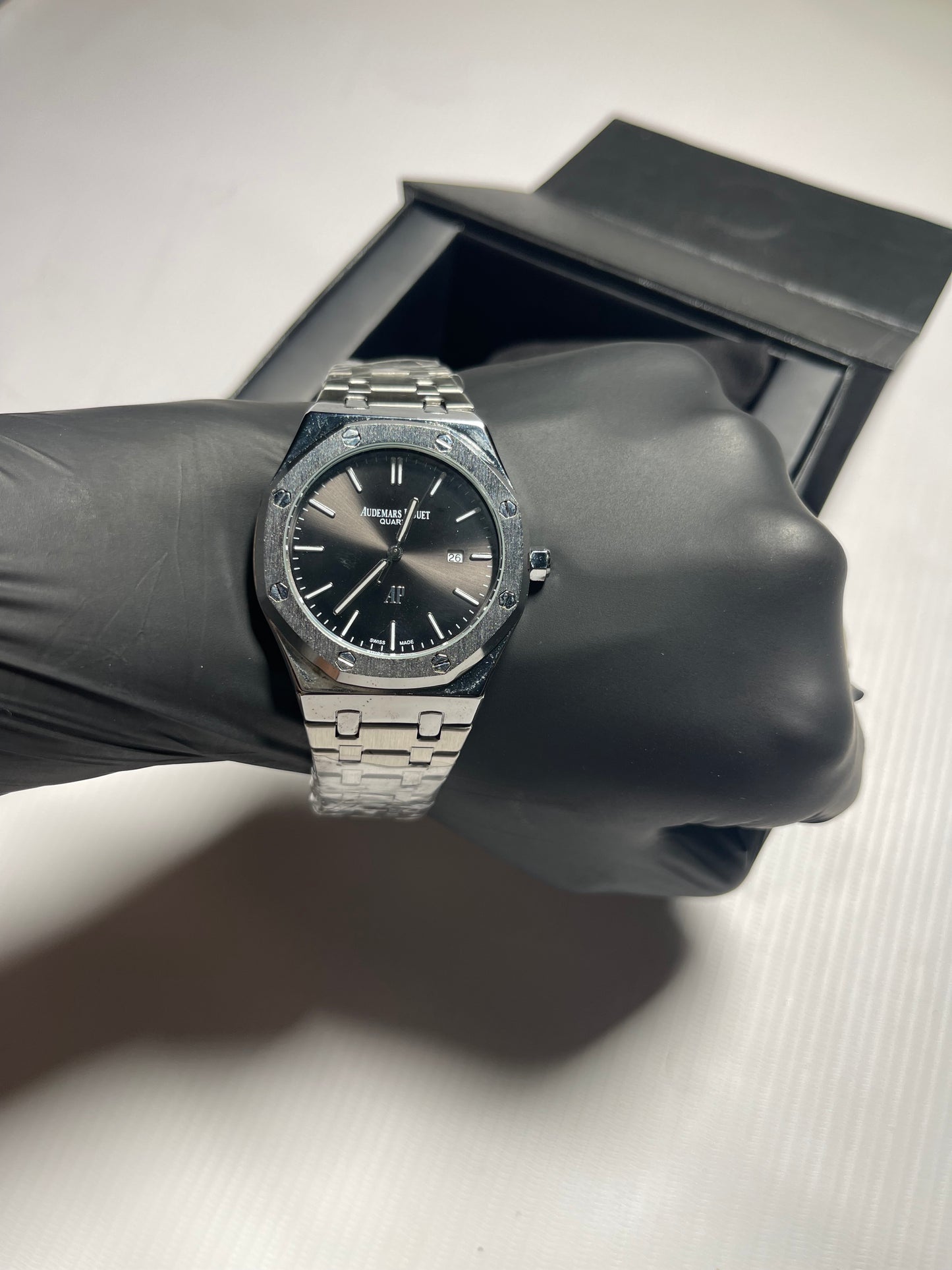 AP Lavish Black